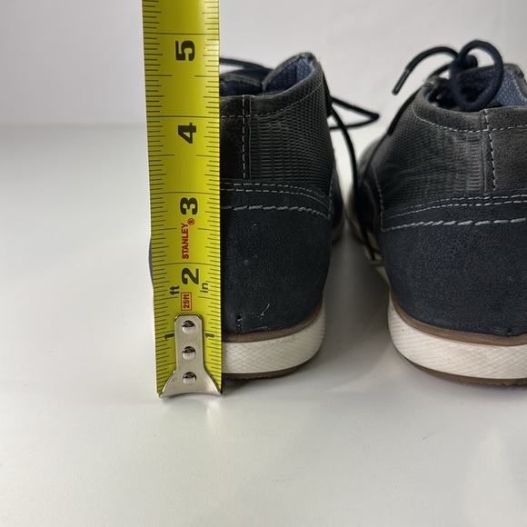 Florsheim Black Chukka Boots with Modern Design - Picture 7 of 14